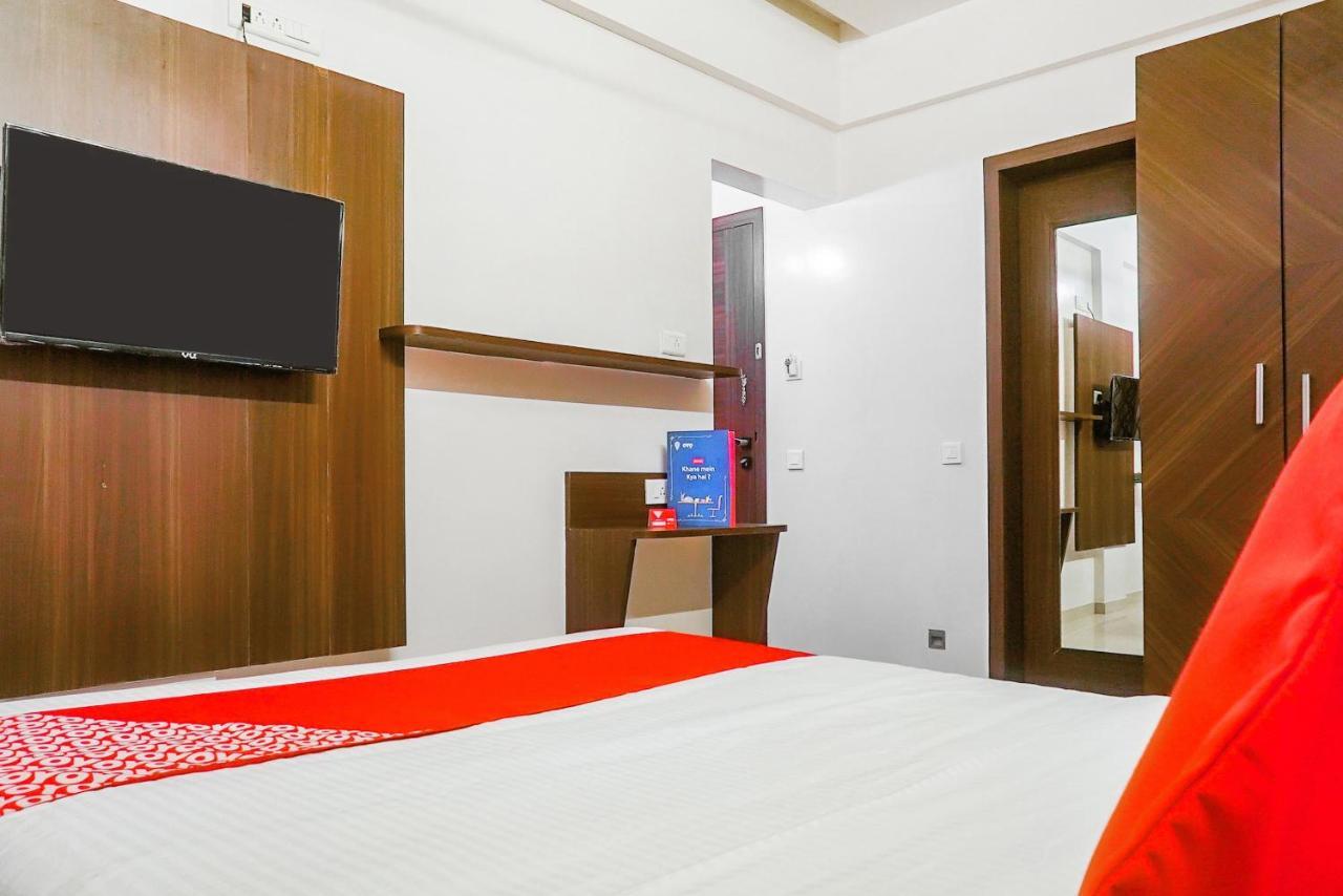 Oyo 15541 Pearl Inn Pune Exterior foto